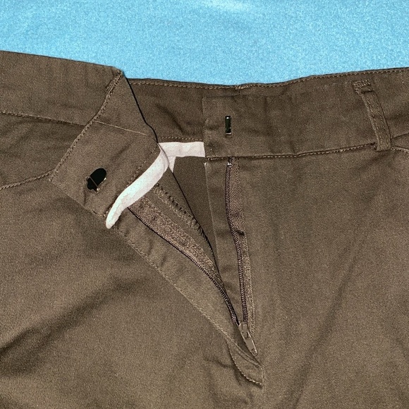 St. John's Bay Stretch olive green capris comfy hook zipper closure NEW size 12 - Picture 4 of 14